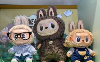 拉布布為什么這么火爆？揭秘Labubu從反差萌設(shè)計到盲盒營銷，Z世代為何為它瘋狂買單？