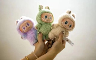 拉布布為什么這么火爆？揭秘Labubu從反差萌設(shè)計到盲盒營銷，Z世代為何為它瘋狂買單？