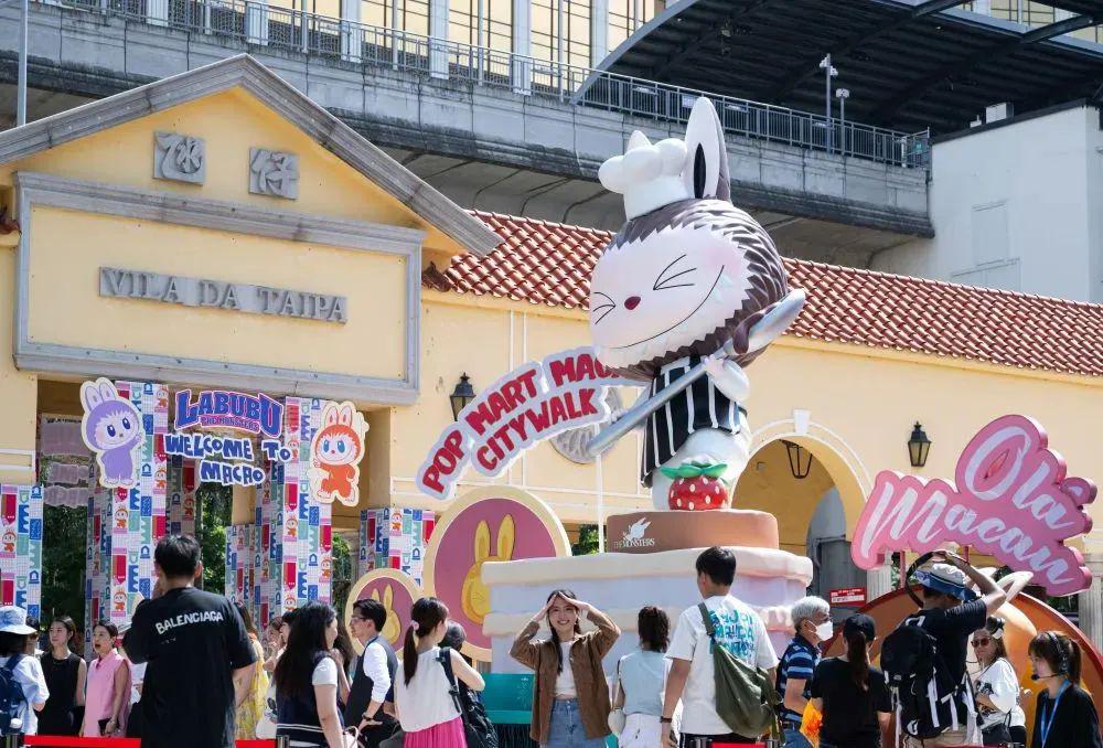 拉布布為什么這么火爆？揭秘Labubu從反差萌設(shè)計到盲盒營銷，Z世代為何為它瘋狂買單？-第4張圖片-文巢好物