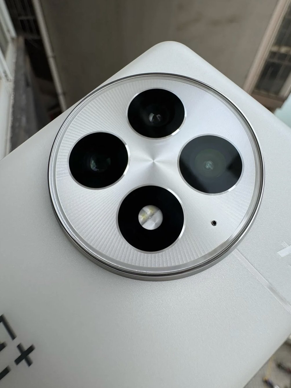 一加13手機(jī)怎么樣，好用嗎值得買嗎，優(yōu)缺點(diǎn)詳解-第5張圖片-文巢好物